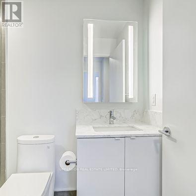 Building Photo - 270-270 Dufferin St