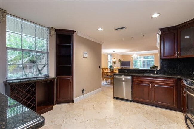 Building Photo - 1402 Veracruz Ln