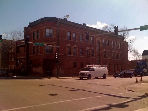 Primary Photo - 2759 W Augusta Blvd