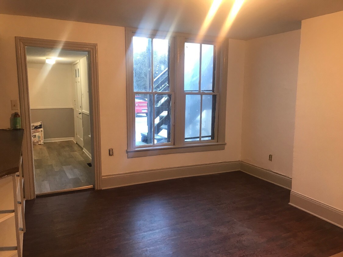 Building Photo - 32 Spaulding St