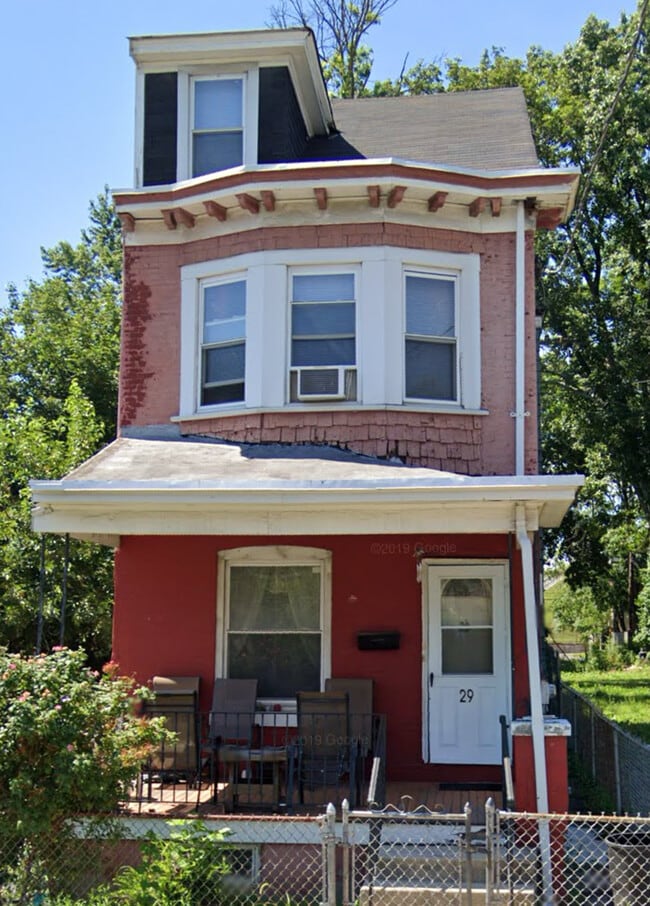Building Photo - 29 Kelsey Ave