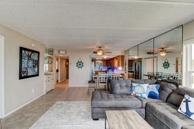 Foto del edificio - 2294 Ocean Shore Blvd