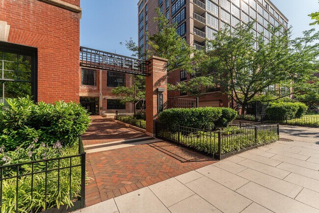 Foto del edificio - 437 New York Ave NW