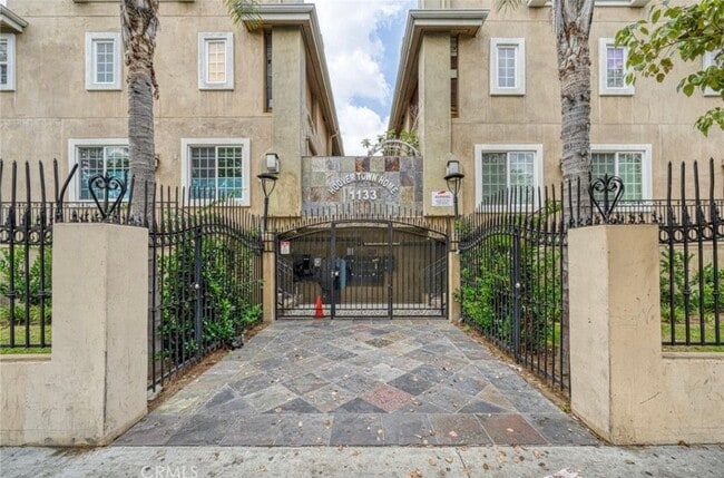 Foto del edificio - 1133 S Hoover St