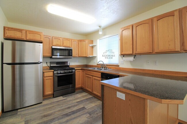 Foto del edificio - 4 Bedroom, 2.5 Bath Home in West Pasco