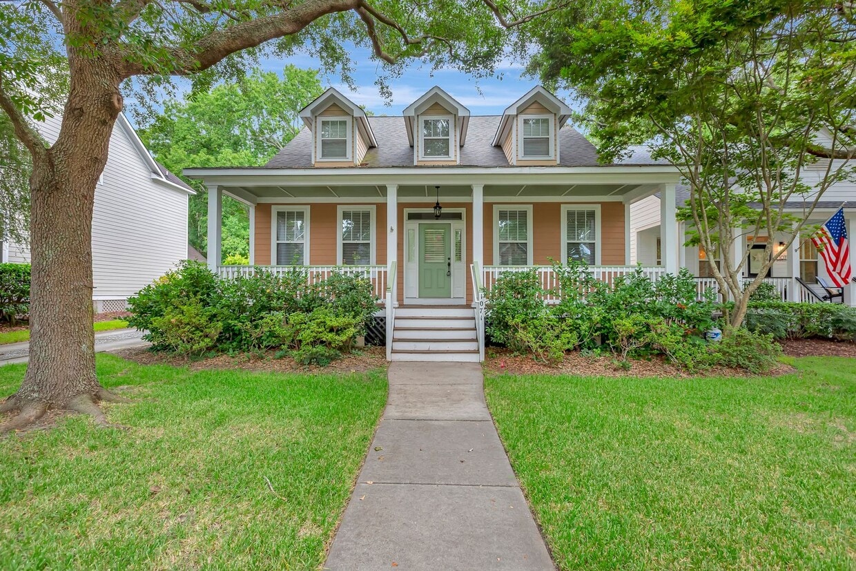 Charming two story home on a tree lined st... - Charming two story home on a tree lined st...