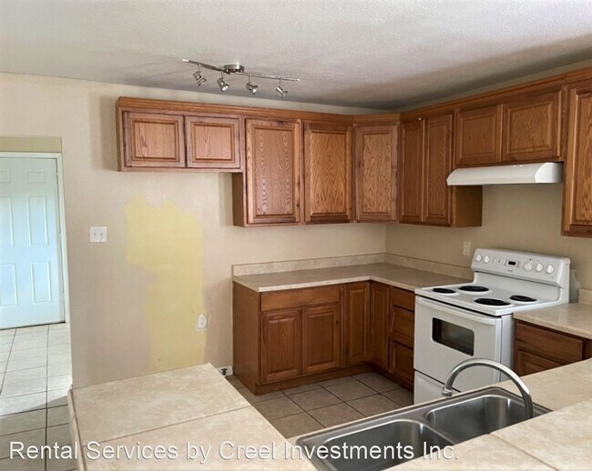 Foto del edificio - 3 br, 2 bath House - 923 Albany Street