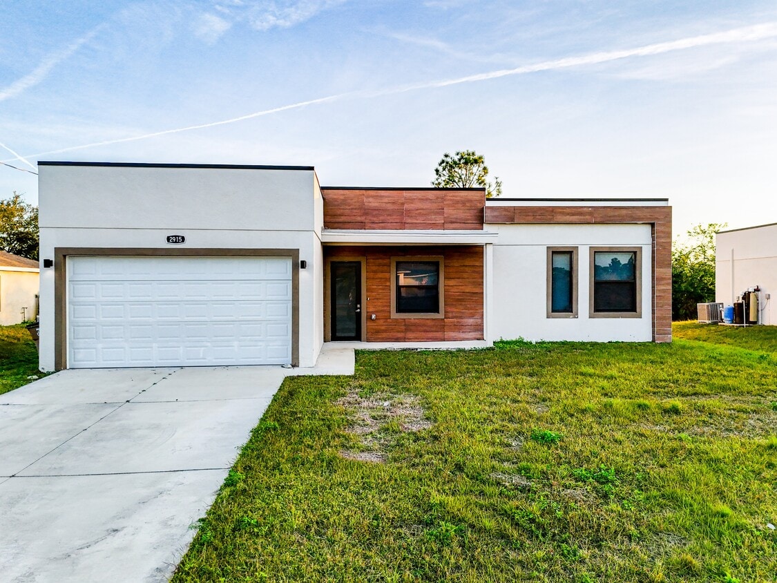 Photo - 2915 65th St W (Lehigh Acres, FL)