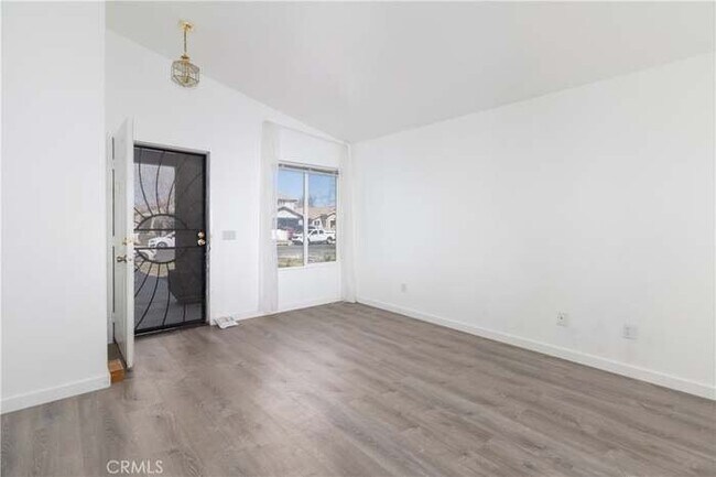 Foto del edificio - 14631 Green River Rd