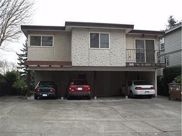 Building Photo - 4266 Winslow Pl N