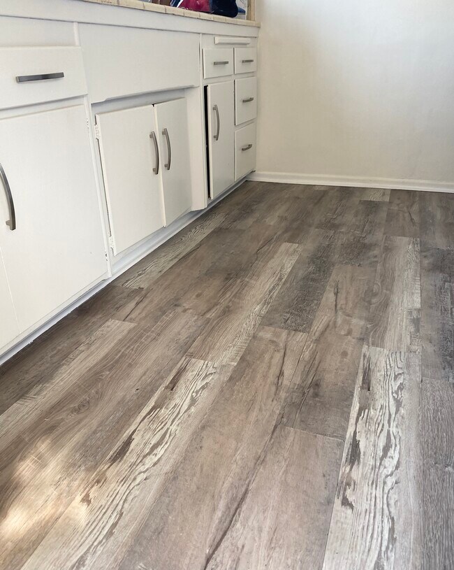 Foto del edificio - 8356 Blackburn Ave