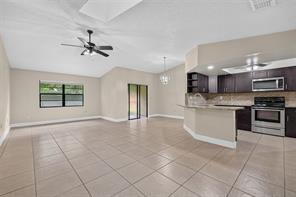 Foto del edificio - 660 Royalty Ct