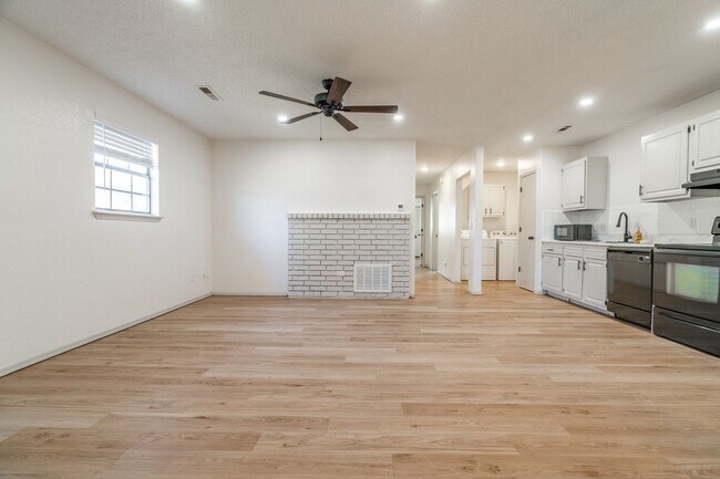Foto del edificio - Updated 3-bedroom 1 bath Home in Springdale!!