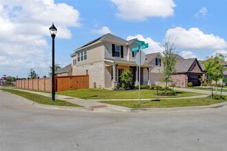 Building Photo - 12803 Fibrae Dr