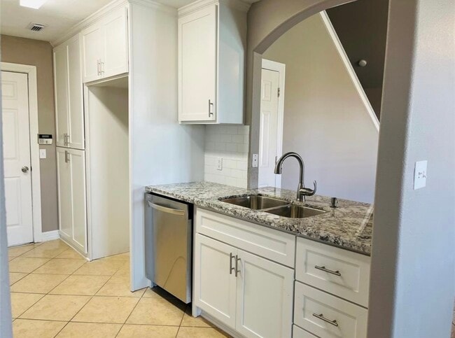 Foto del edificio - 10510 Linsley Lane