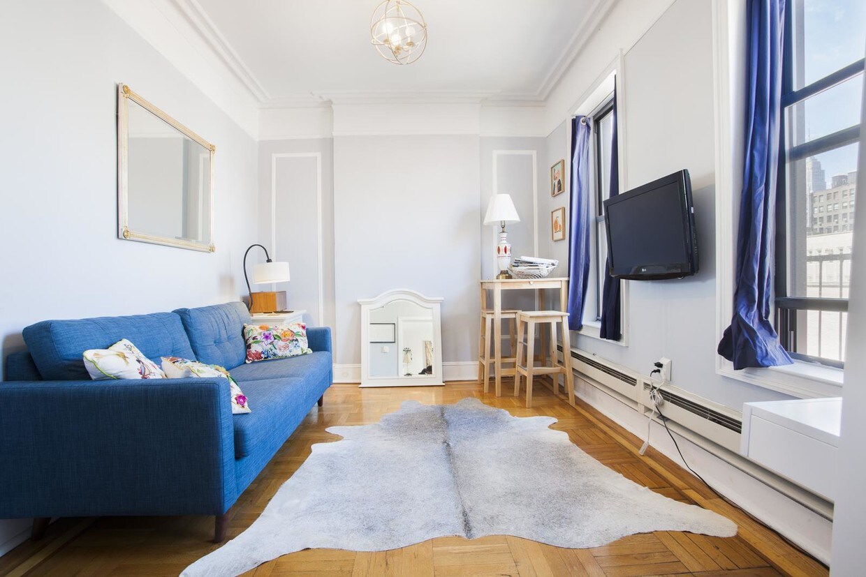 Foto principal - 352 East 20th Street