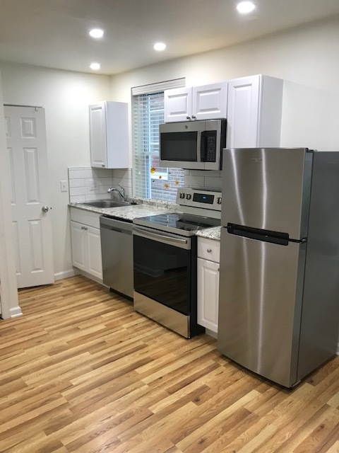 Kitchen area - 121 N 21st St