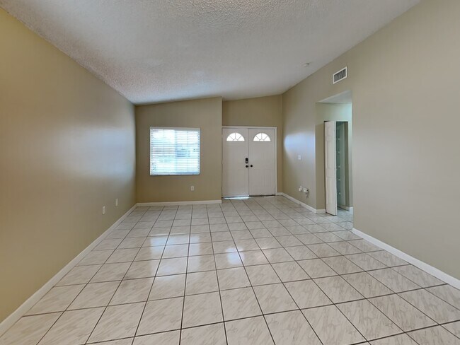 Foto del edificio - 3107 W 69th Pl