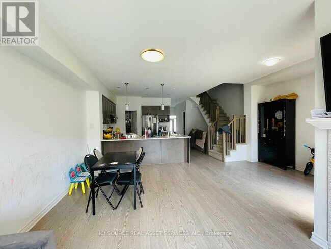 Building Photo - 832 Quartet Ave