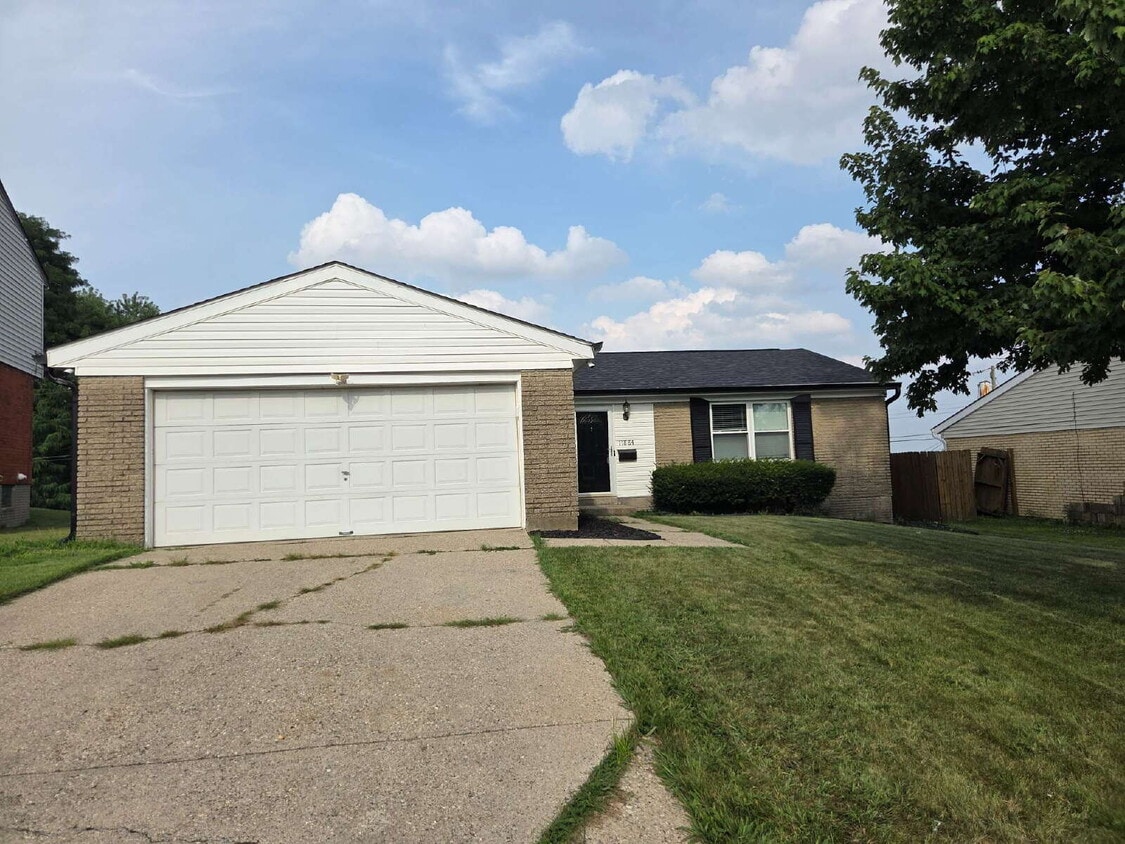 Photo - "Charming Cincinnati Home: 3 Beds, 3 Baths, and a Spacious Finished Basement at 11884 Hamden Drive!"