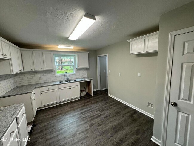 Foto del edificio - 742 Montclair Pl