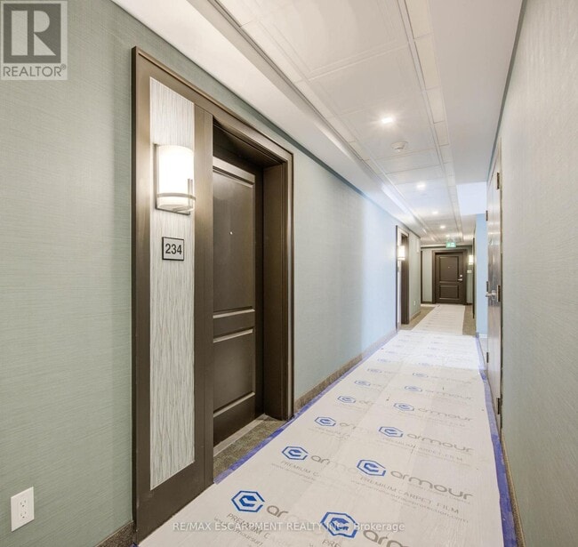 Building Photo - 10 Mallard Trl