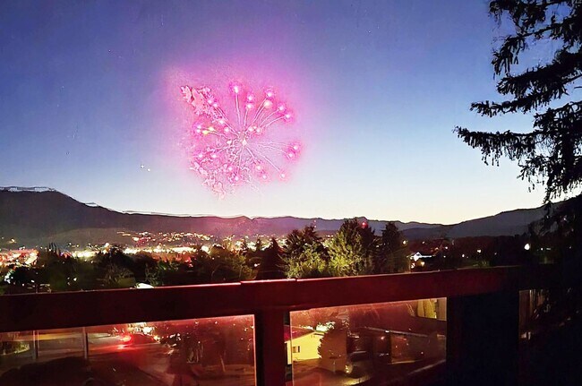 Foto del edificio - 2211 NW Cascade Ave
