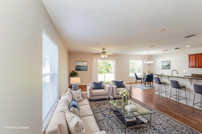 Foto del edificio - 3513 Cardinal Feather Dr