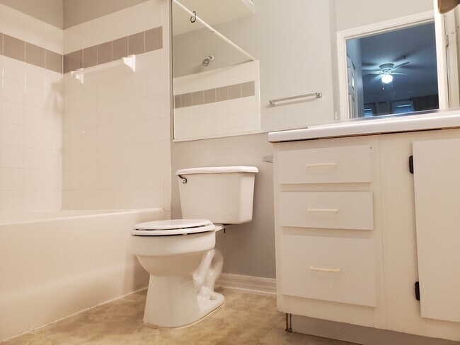 Foto del edificio - 5610 Pinnacle Heights Cir