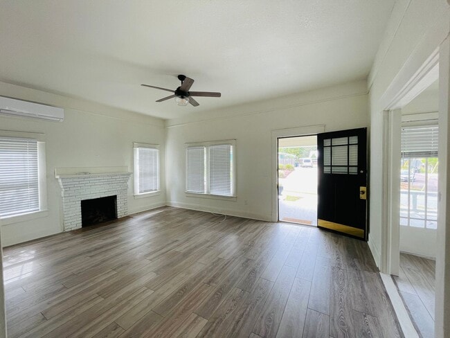 Building Photo - 802 South Blvd