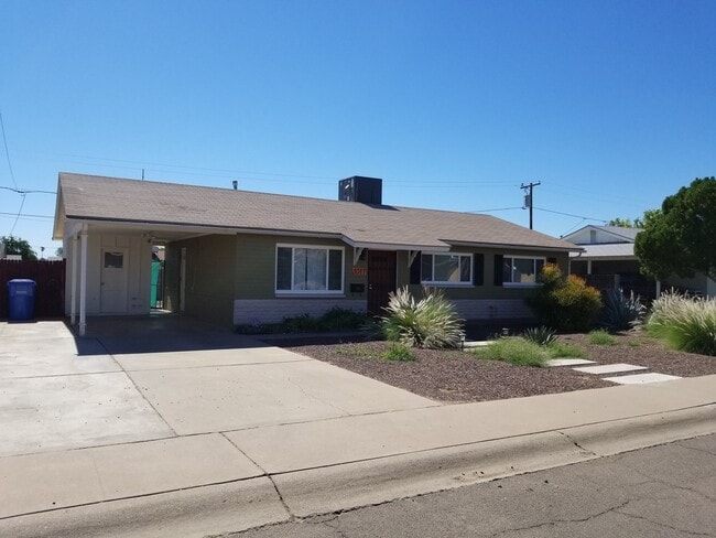 Building Photo - CHARMING 3 BEDROOM 2 BATH HOME IN THE HEART OF NORTH VALLEY