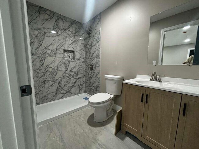 Foto del edificio - 375 Public St