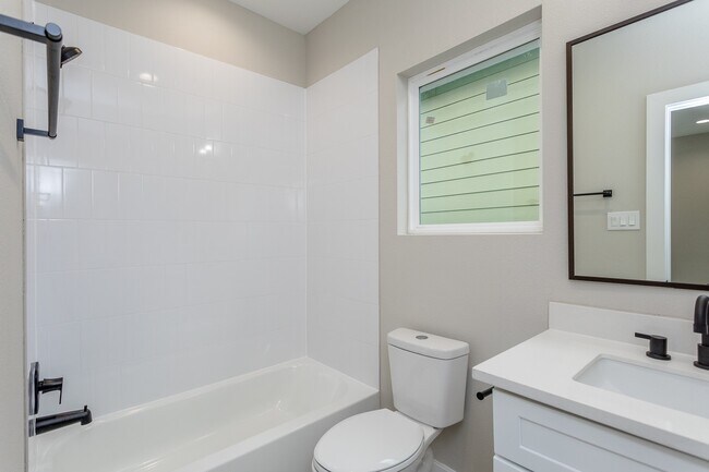 Building Photo - 1439 W 25th St