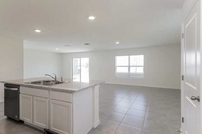 Building Photo - 476 Sunlit Coral St