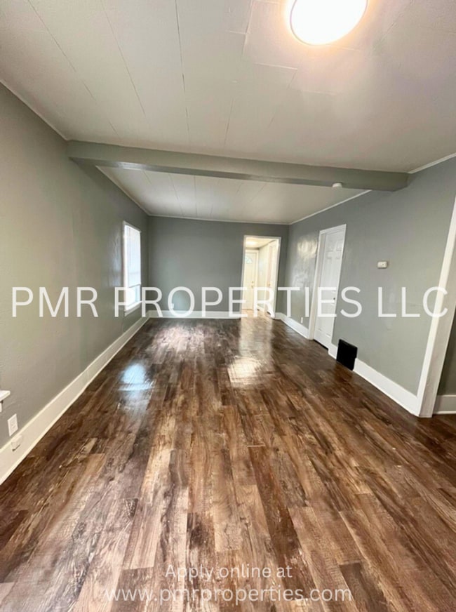 Building Photo - 2 Bedrooms/1 Bathroom House