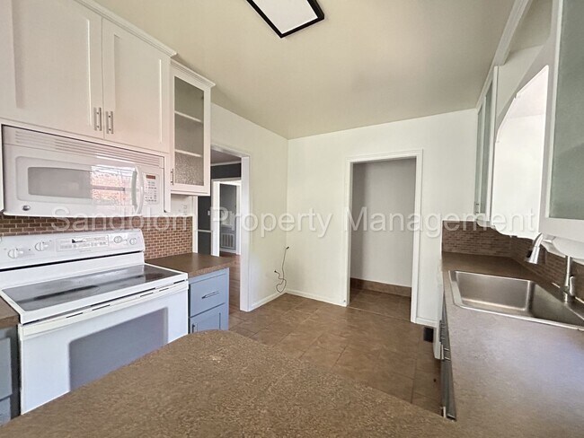 Foto del edificio - For Lease | Tulsa | $1350 Rent