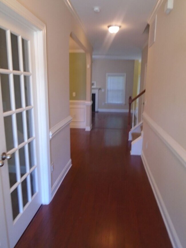 Foto del edificio - Stunning 5-Bedroom, 3.5-Bath Home with Bon...