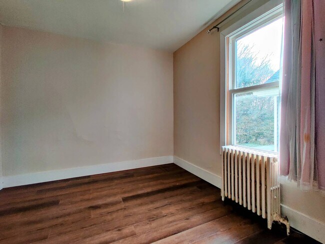 Building Photo - 113 Old Bay St