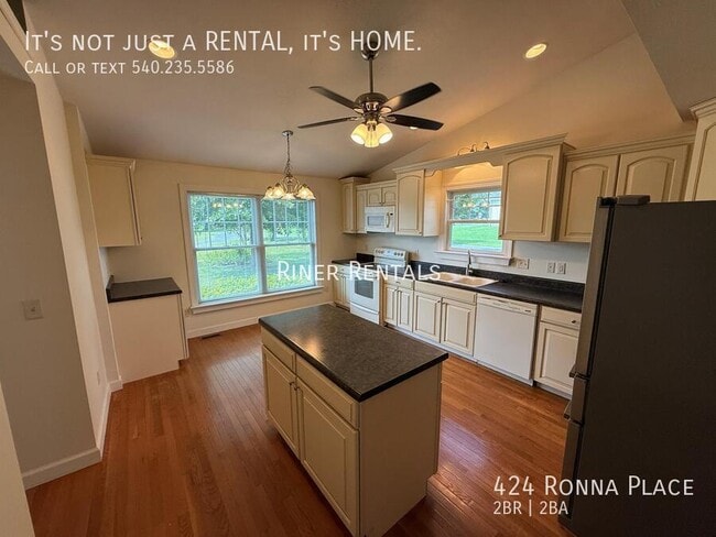 Building Photo - 424 Ronna Pl