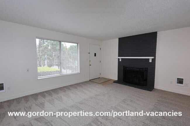 Foto del edificio - SE 15th Ave - remodeled 3 bedroom duplex w...