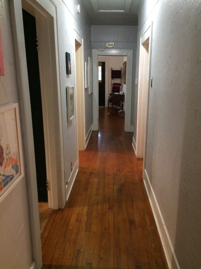 Building Photo - 1409 N Austin St
