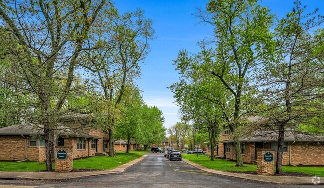 Building Photo - Hanssler Court Apartments