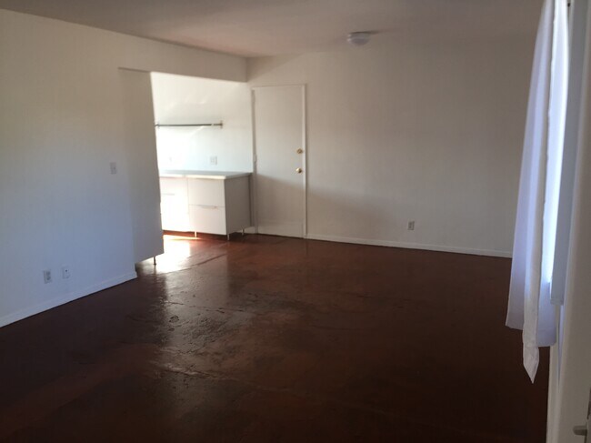 Building Photo - 512 Westminster Ave