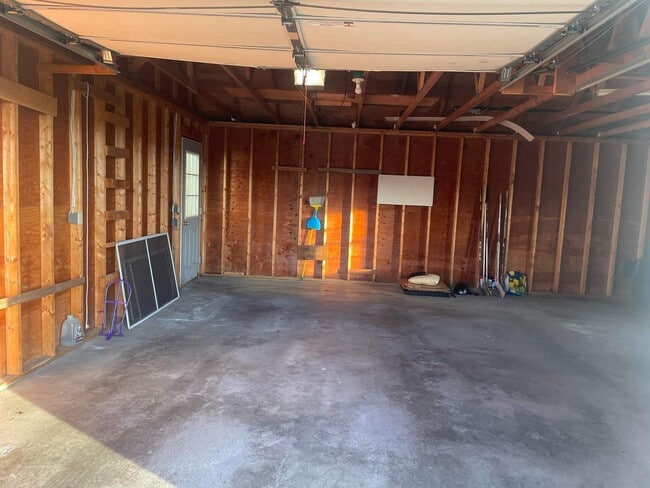 Building Photo - 45 Pleasant View Ridge Rd