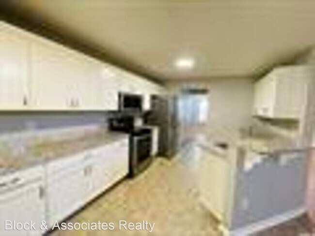 Building Photo - 3 br, 2.5 bath House - 6225 Saybrooke Dr