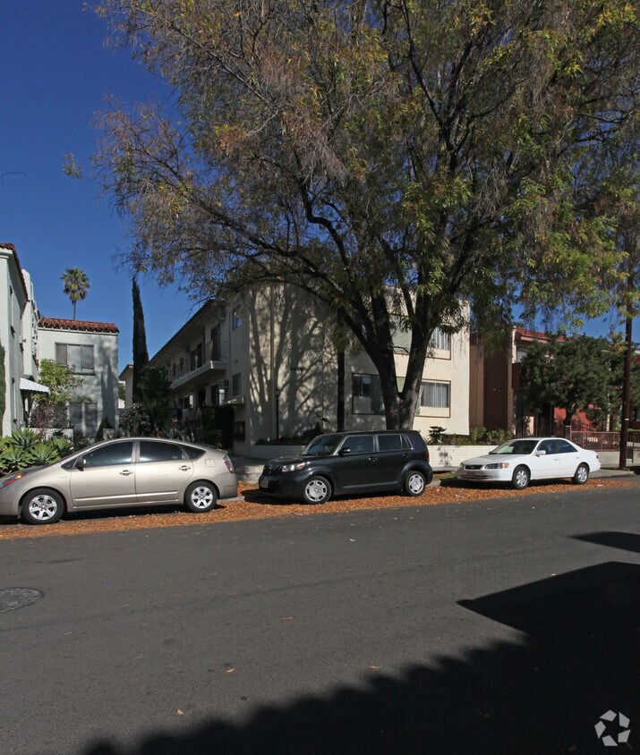 Foto del edificio - 4429 Price St