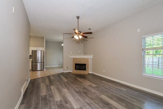 Foto del edificio - 8280 Dexter Ridge Cove E