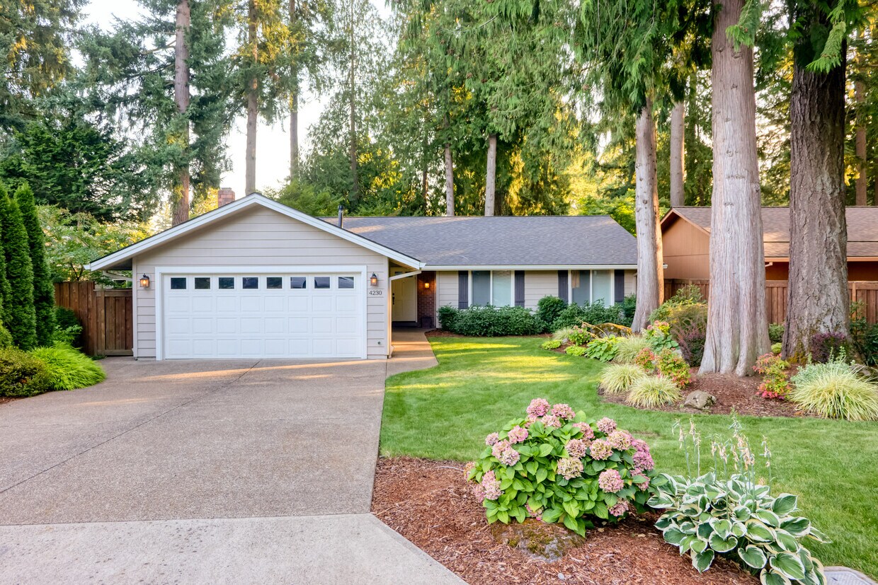 4230 Collins Way, Lake Oswego, OR 97035 House Rental in Lake Oswego