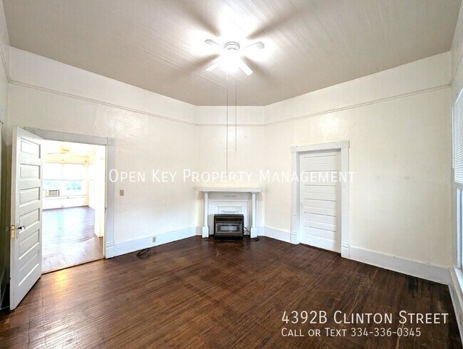 Building Photo - Charming 2/1.5 Duplex Downtown Marianna!