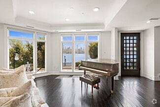 Building Photo - 5 Henley Pl